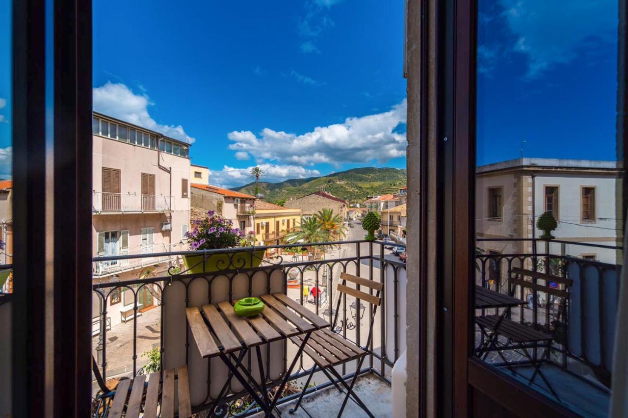 The Palace B&B And Apartments Santo Stefano di Camastra Exterior foto