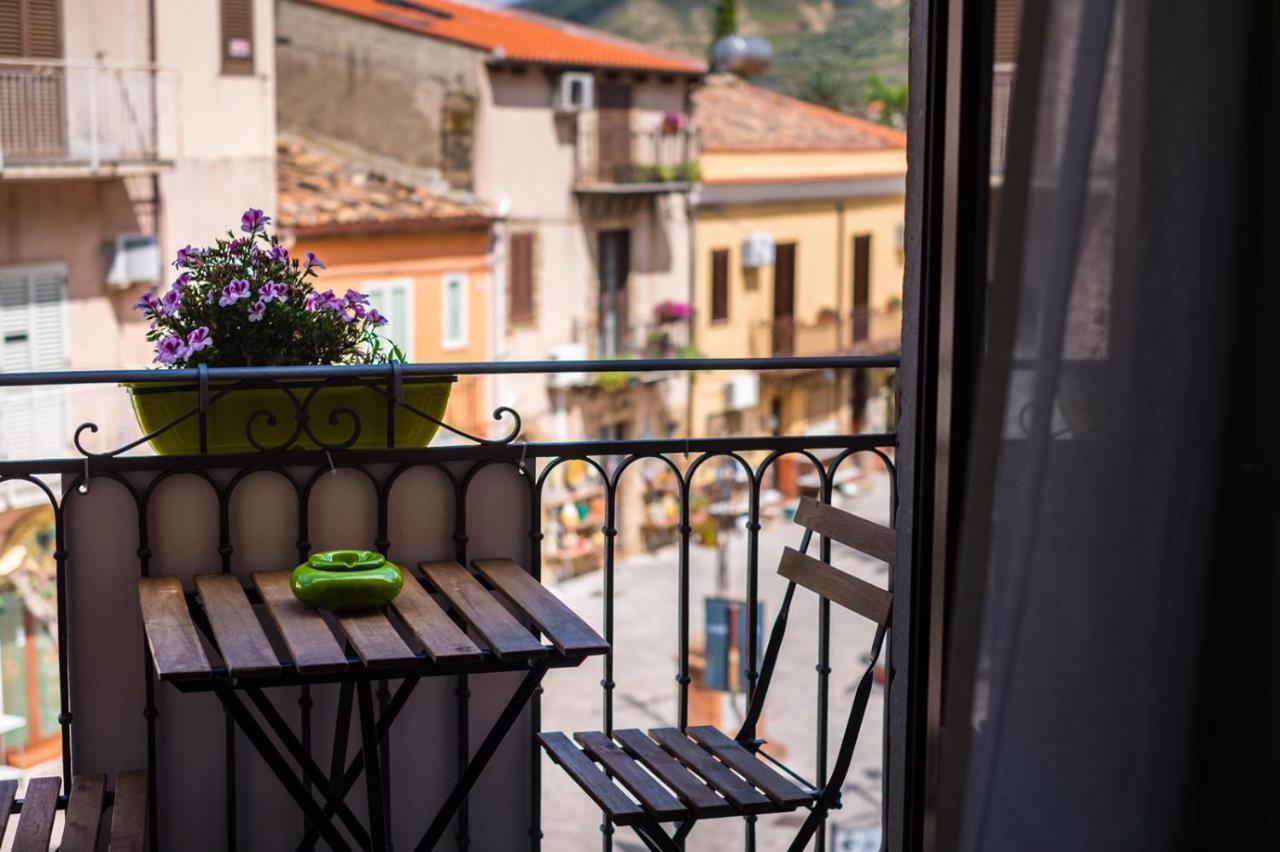 The Palace B&B And Apartments Santo Stefano di Camastra Exterior foto