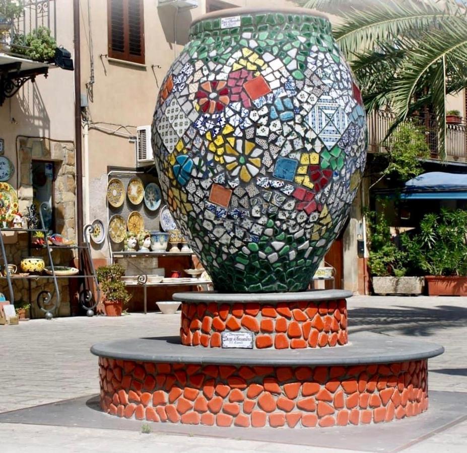 The Palace B&B And Apartments Santo Stefano di Camastra Exterior foto