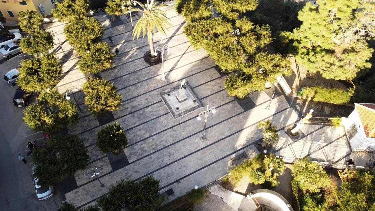 The Palace B&B And Apartments Santo Stefano di Camastra Exterior foto