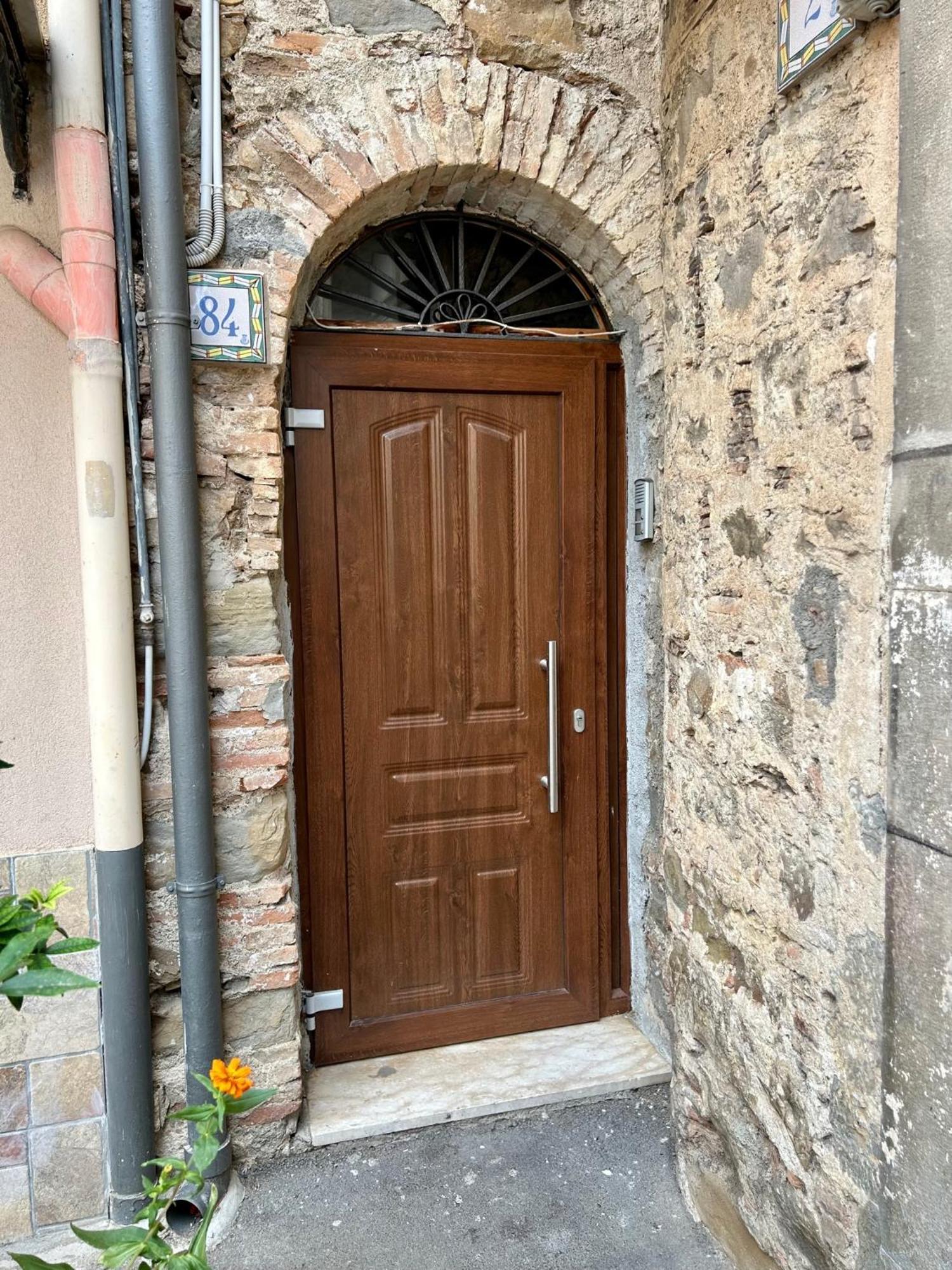 The Palace B&B And Apartments Santo Stefano di Camastra Exterior foto