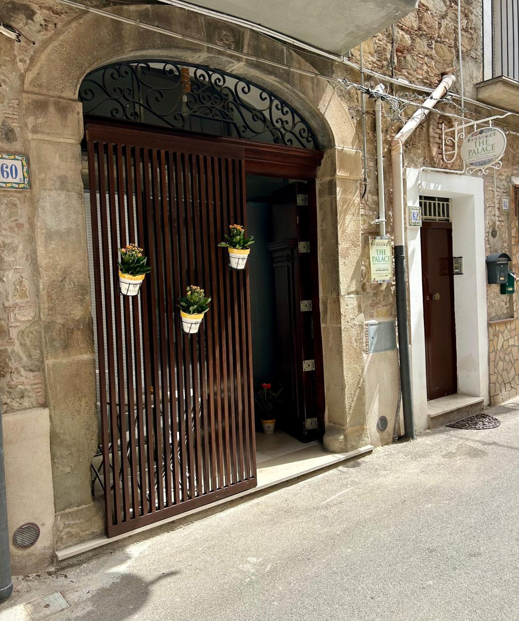 The Palace B&B And Apartments Santo Stefano di Camastra Exterior foto