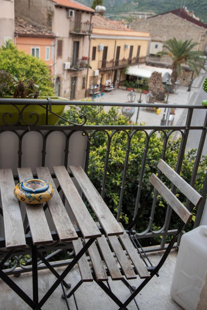 The Palace B&B And Apartments Santo Stefano di Camastra Exterior foto